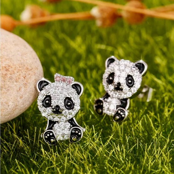 🐼 Adorable CZ Panda Earrings NWT - Picture 8 of 8